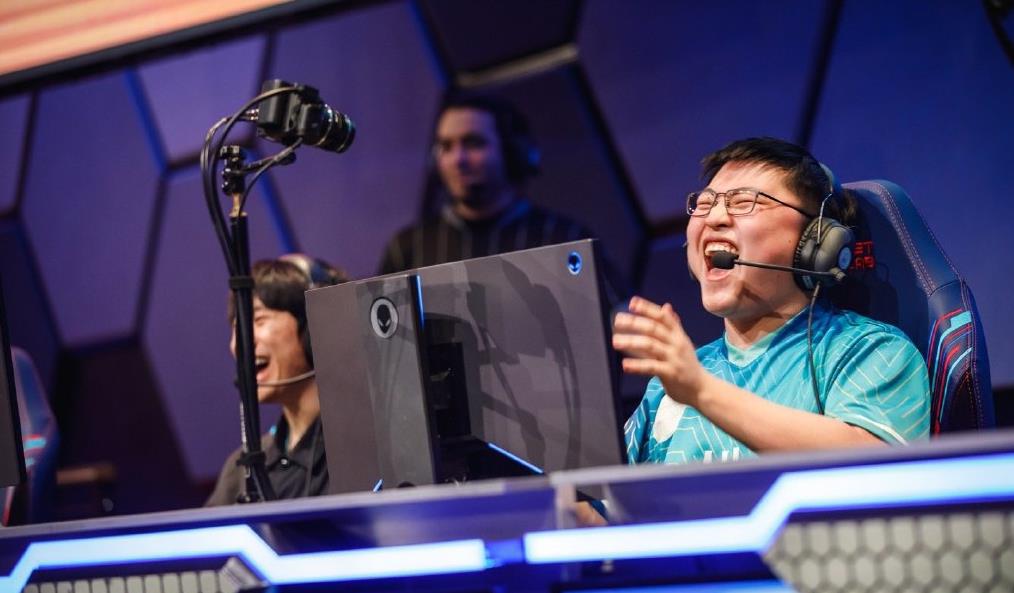 九游娱乐-包含JackeyLove回归赛场，关键助攻首场状态亮眼，美国队观众沸腾！的词条