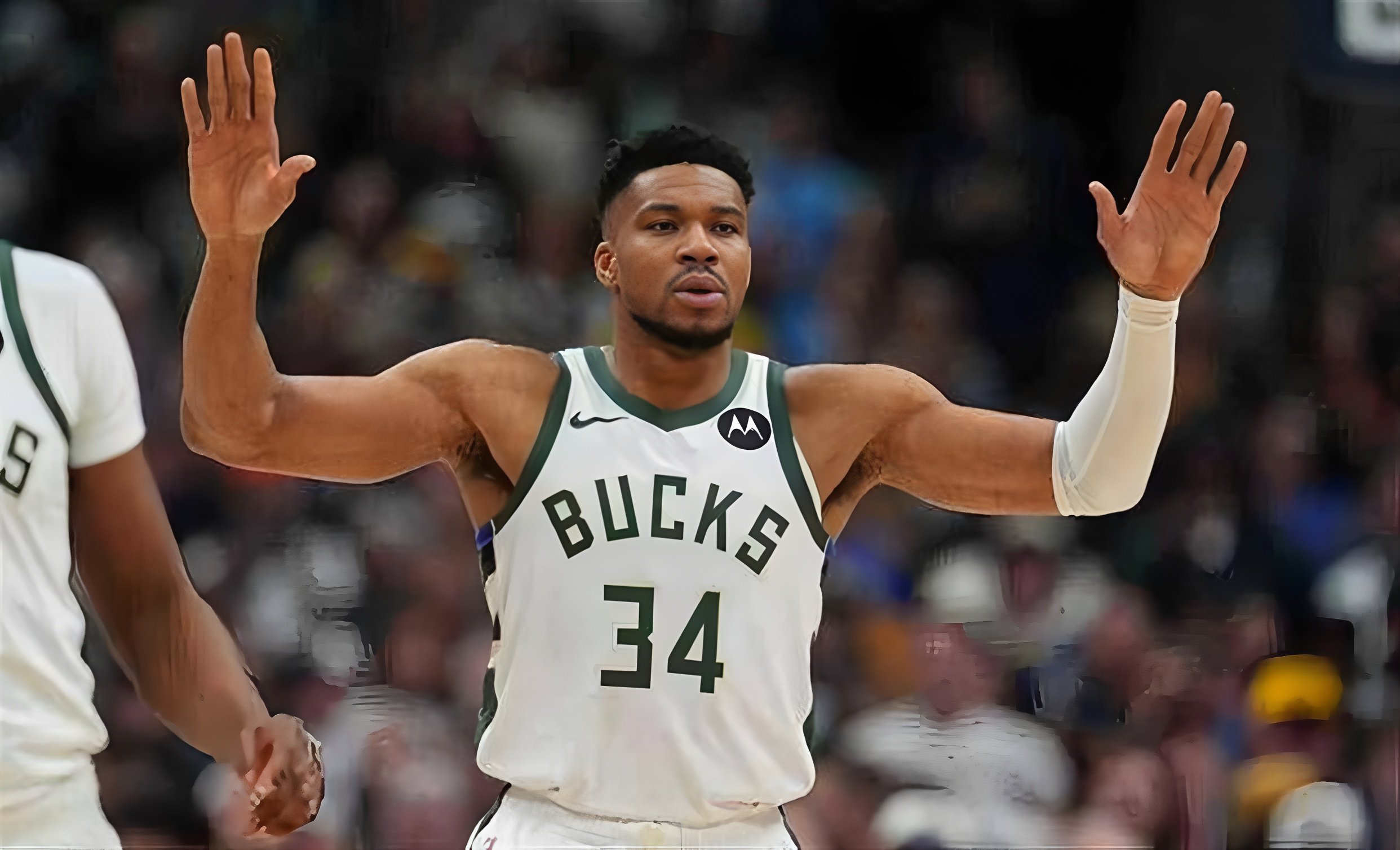 九游娱乐-包含字母哥爆冷击败塞尔维亚队，精彩发挥引爆全场！的词条